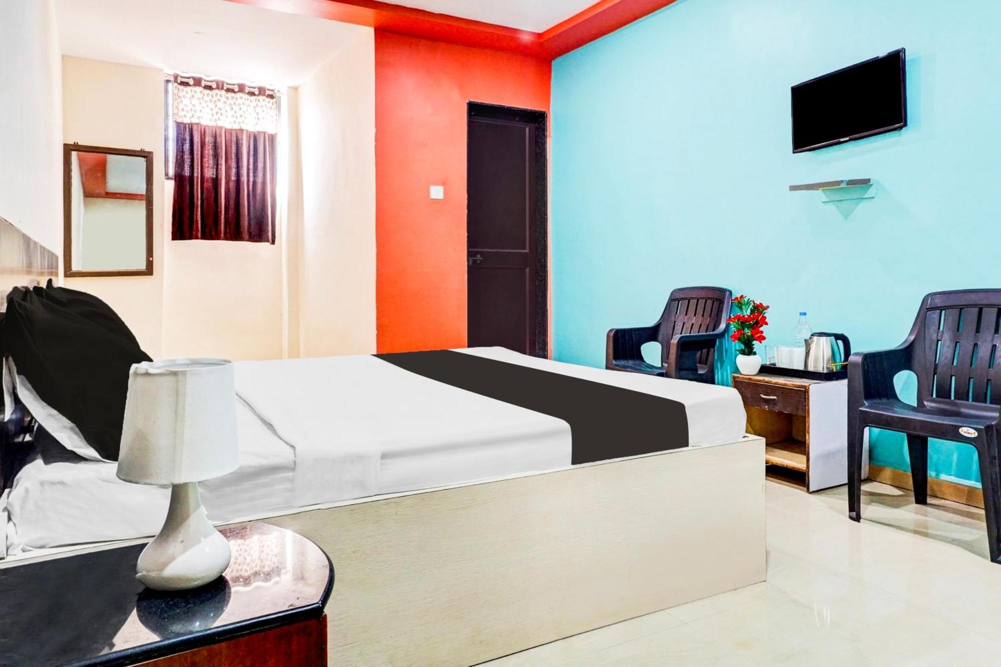 Hotel O Royal Lodge Koregaon 外观 照片